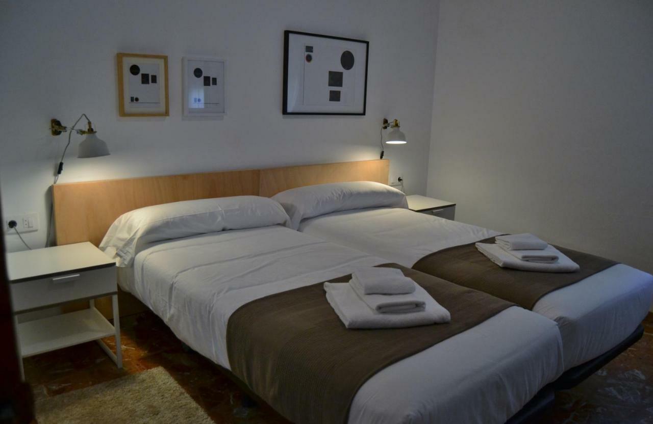 Tres Puentes Anguiano Apartamentos Y Hostal Exterior photo
