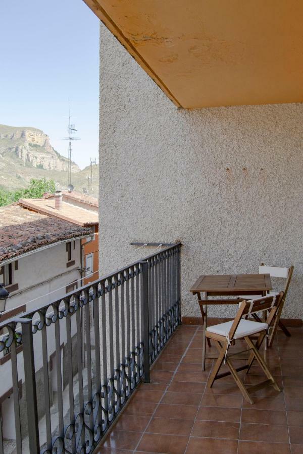 Tres Puentes Anguiano Apartamentos Y Hostal Exterior photo