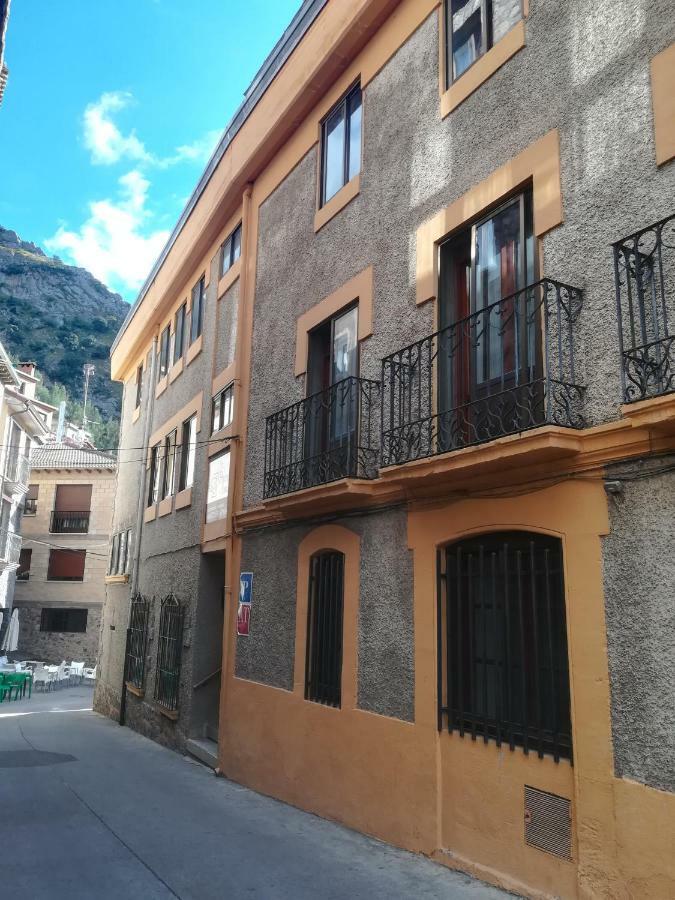 Tres Puentes Anguiano Apartamentos Y Hostal Exterior photo